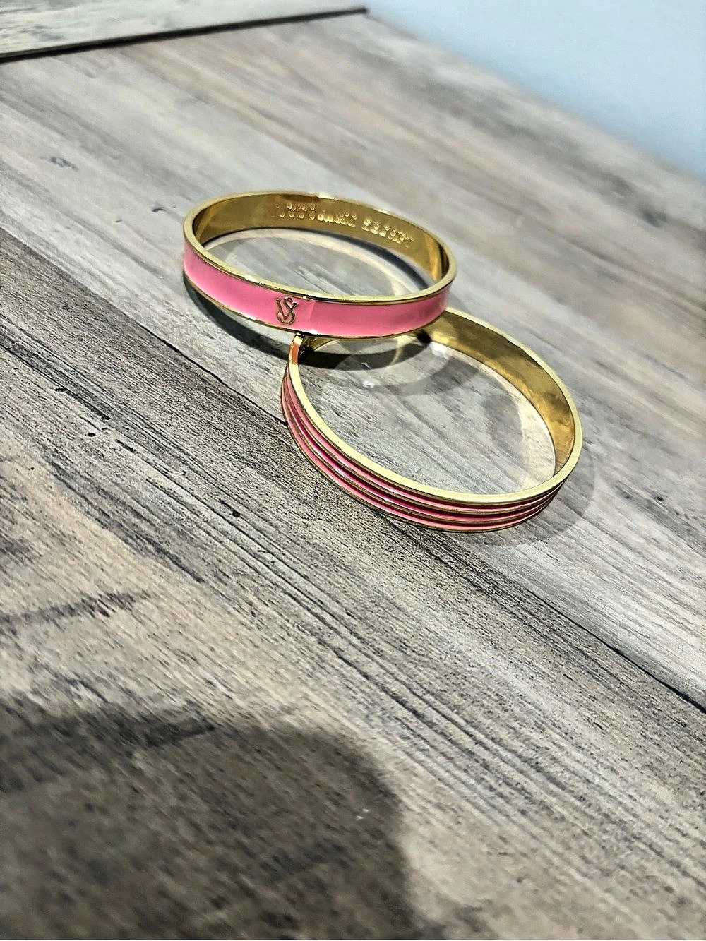 Victoria's Secret Pink Enamel Gold-Tone Bangle Bracelet Set Pink & Gold Bangle